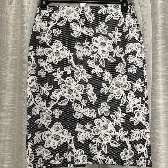 NYCC black & white mid length pencil skirt - Picture 1 of 5